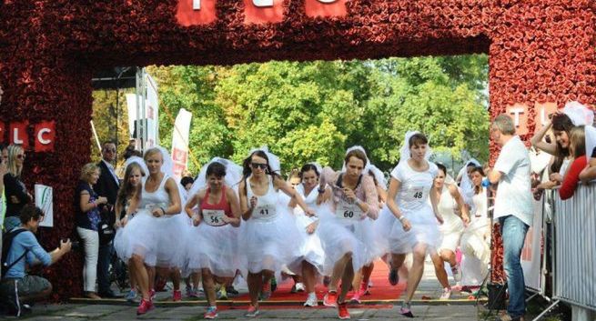 TLC organizuje drugą edycję „Biegu w sukniach ślubnych”