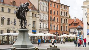 Toruń: Ostatni moment na zdjęcia przy fontannach i tężniach
