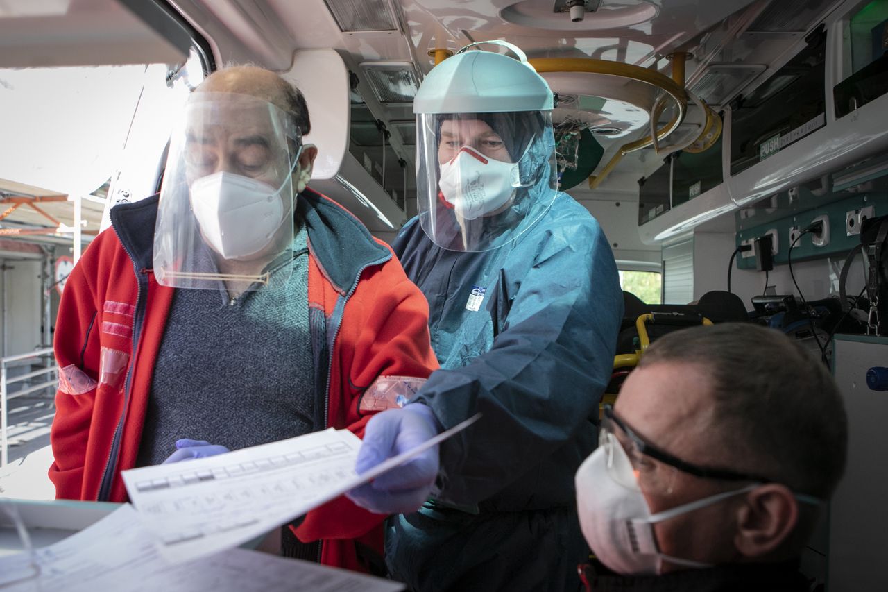 Czy wrócimy do twardego reżimu epidemicznego? Rzecznik MZ komentuje