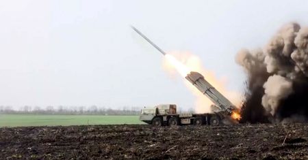 Siewierodonieck jak Mariupol? "Będą chcieli domknąć Ukraińców w kotle"