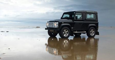Land Rover Defender (prawie) niezniszczalny.