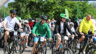 Setki rowerzystów na starcie i dwie trasy. W tym roku Rajd Rowerowy w Gminie Zielonki był wyjątkowy, patronowała mu Katarzyna Gawłowa