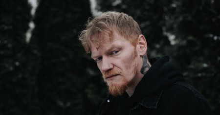 W poszukiwaniu straconego. Dawid Karpiuk o nowej płycie Dziwnej Wiosny