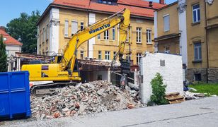 Bielsko-Biała. Zniknął budynek szpitala. Nie pasował do historycznej zabudowy