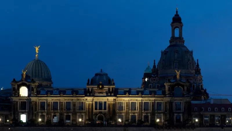 Підсвічування церкви Богоматері у німецькому Дрездені вимкнене для економії енергії