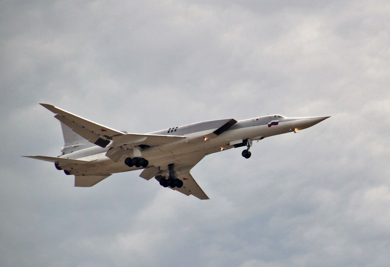 Tu-22M3 - maszyny tego typu często latają z wyłączonymi transponderami