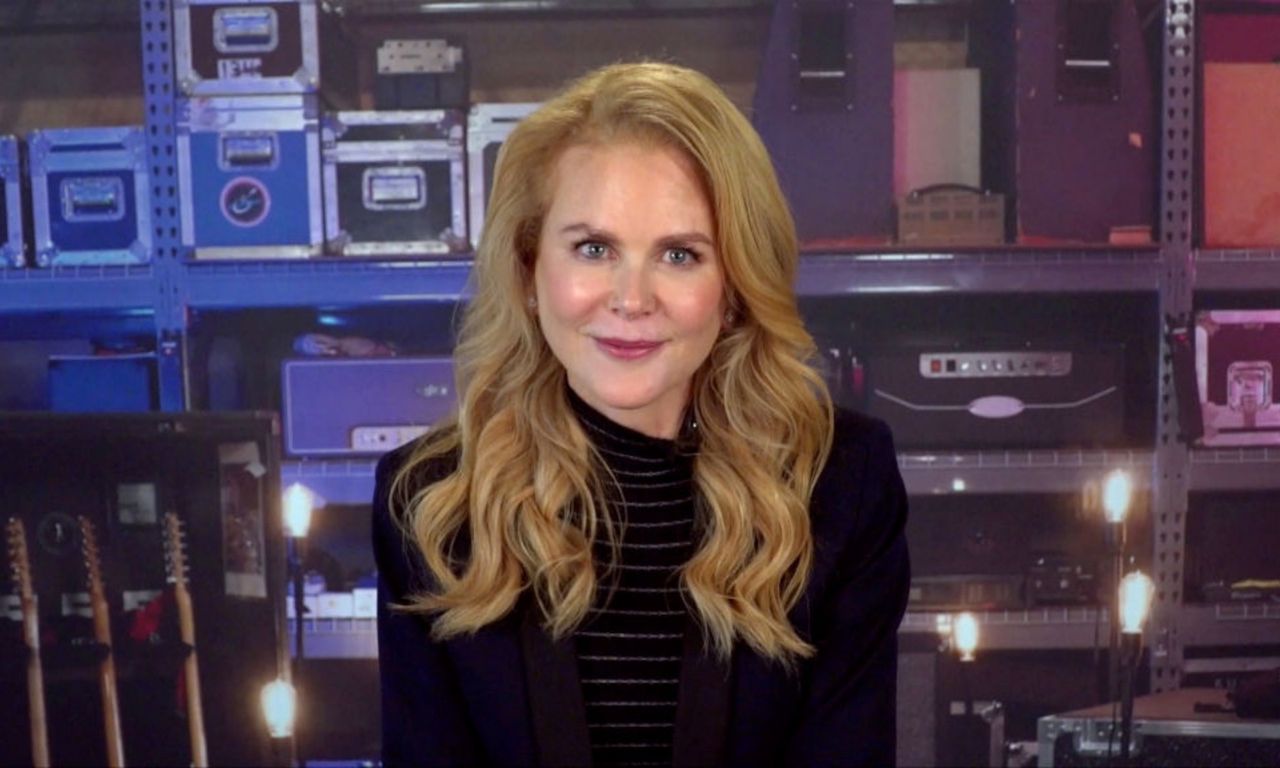 Nicole Kidman z siostrą na nagraniu. Aktorka wykonała masaż stóp