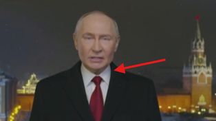 Dziwne zachowanie Putina. Spójrzcie na jego szyję