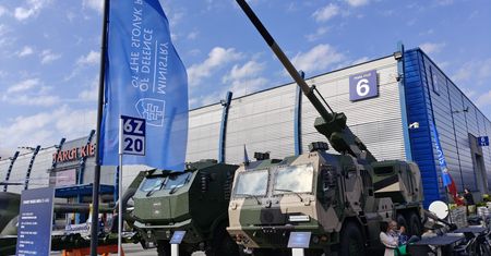 Premiera na MSPO 2025. Słowacy przywieźli haubicę samobieżną EVA M2
