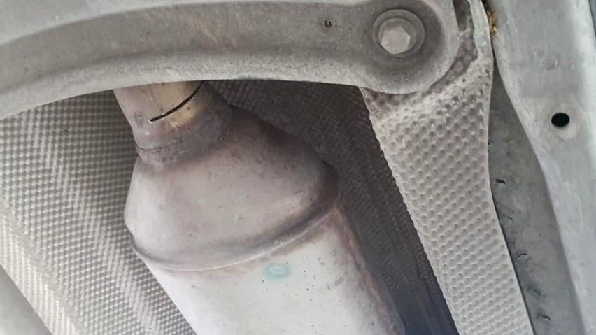 Kilka minut i po wszystkim. Straty właściciela samochodu to kilka tys. zł.