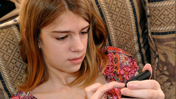 Do czego Polacy używają smartfonów? Przede wszystkim do SMS-owania [infografika] 1