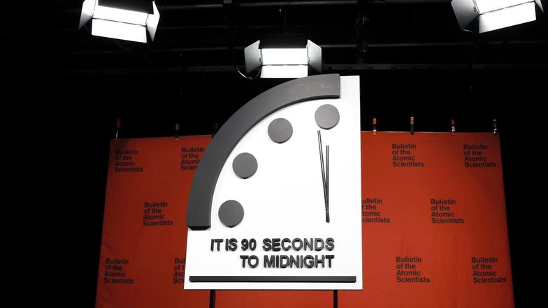 Zegar Zagłady: zostało nam tylko 90 sekund. Samozagłada ludzkości coraz bliżej