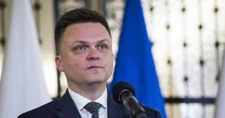 Hołownia odpowiada na list NBP. "Dochodzi do silnych pęknięć"