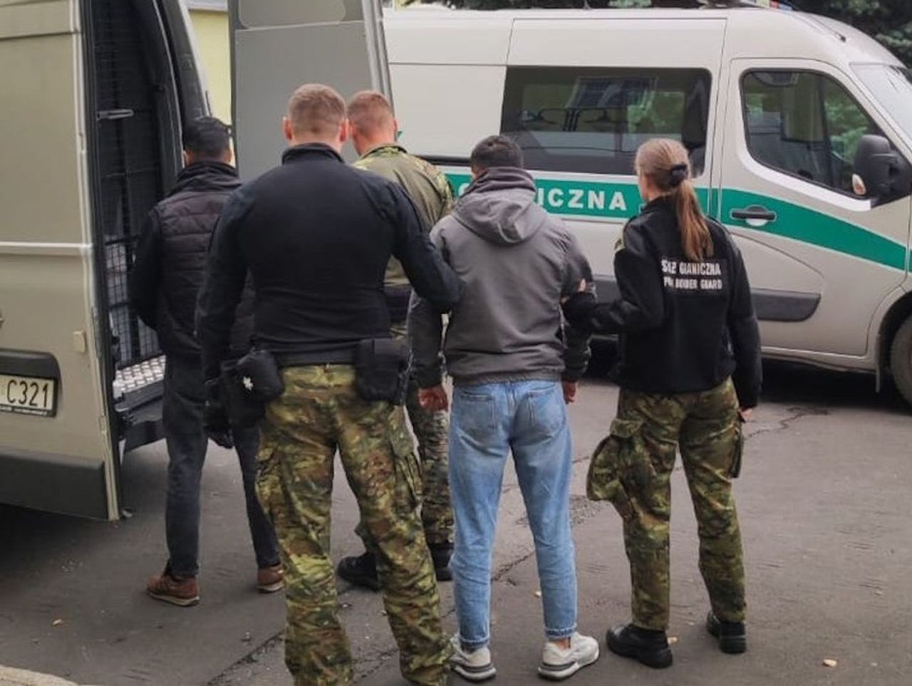 Wielkopolska: Młodzi Gruzini zatrzymani za organizowanie nielegalnej migracji. Przerzucali Afgańczyków do Niemiec