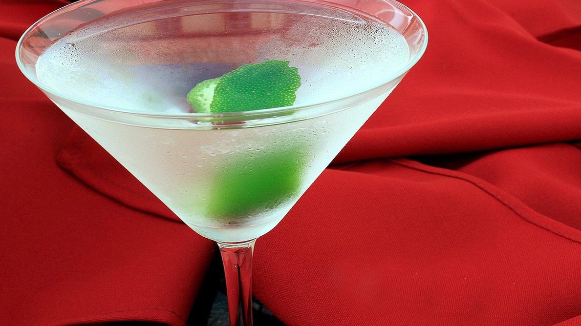 Drinki z ginem – przepisy i kalorie