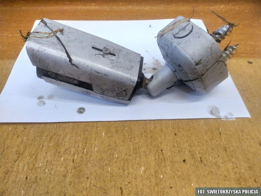 Nieletni za uszkodzenia i kradzież kamery będą tłumaczyć się przed sądem