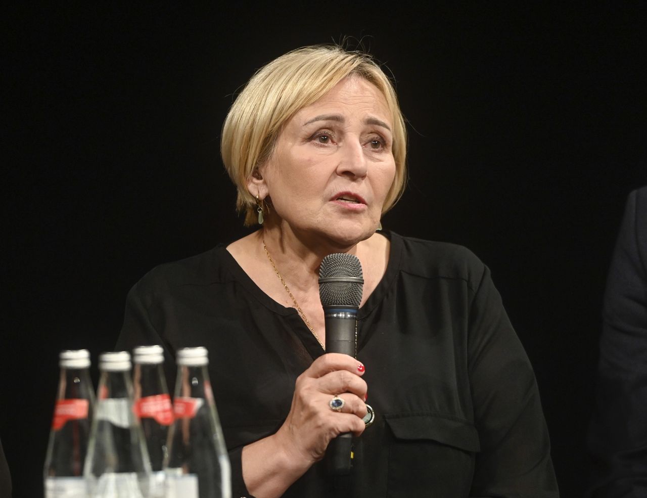 Mama Anny Przybylskiej trafiła do szpitala. Smutny finał hucznej zabawy