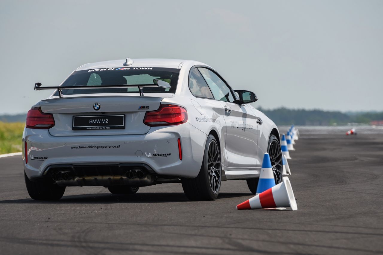 Slalom za kierownicą BMW M2 nie był łatwym ćwiczeniem.