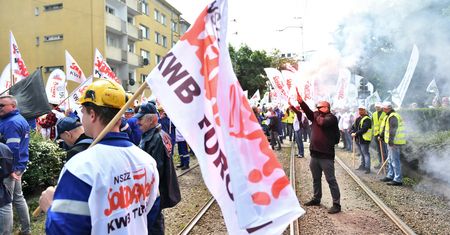 Kopalnia Turów. Protest górników we Wrocławiu. Zablokowane centrum