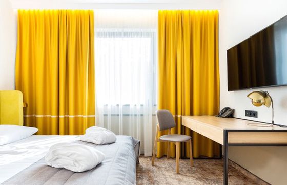 Telewizja w hotelach, czyli nietypowe urządzenia „odporne na pomysły gości”