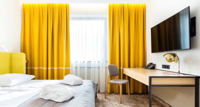 Telewizja w hotelach, czyli nietypowe urządzenia „odporne na pomysły gości”