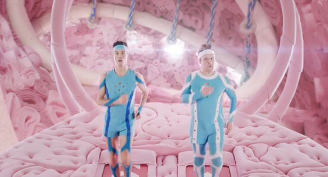 PKO BP reklamami w stopie promuje płatności zbliżeniowe z aplikacją IKO (wideo)