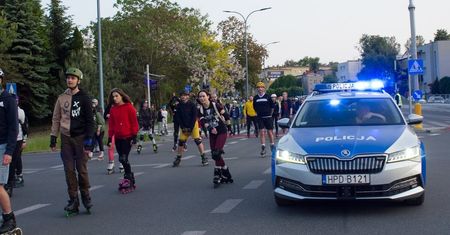 Nightskating w Lublinie 2023. Sobotni przejazd rolkarzy spowoduje utrudnienia w pięciu dzielnicach [TRASA]
