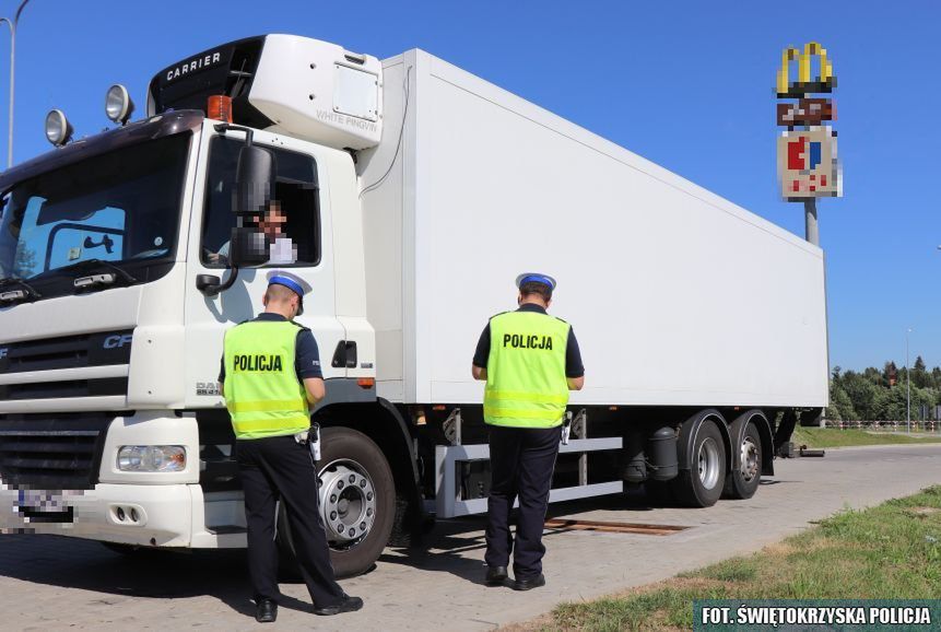 Kierowcy ciężarówek odpowiadają policji. Na piątek szykują protest