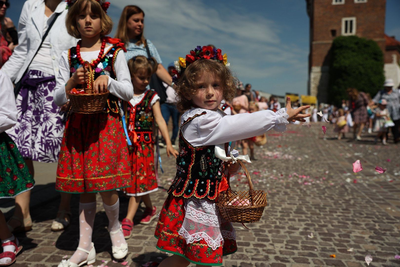 Tak wyglądała ubiegłoroczna procesja Bożego Ciała z Wawelu na krakowski Rynek Główny