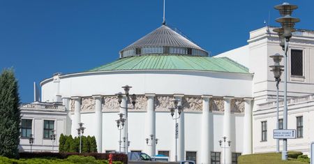 Strajk głodowy pod sejmem. ”Zostaniemy tak długo, dopóki starczy nam sił”
