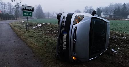 Uwaga! Ślisko na drogach. Marznące opady deszczu i przymrozek niebezpieczne dla kierowców