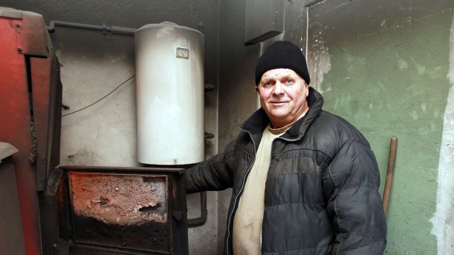 &#34;Uwaga mieszkańcy Biecza! Strażnicy ekologii kontrolują piece i kotły - grożą wysokie kary za nieprzestrzeganie uchwały antysmogowej&#34;