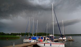 Przewracało łódki, ratowali żeglarzy. Burze nad Mazurami