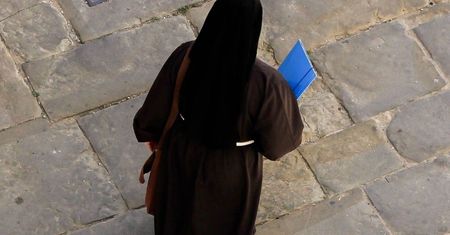 Odeszła z zakonu. Tak mówi o badaniach ginekologicznych