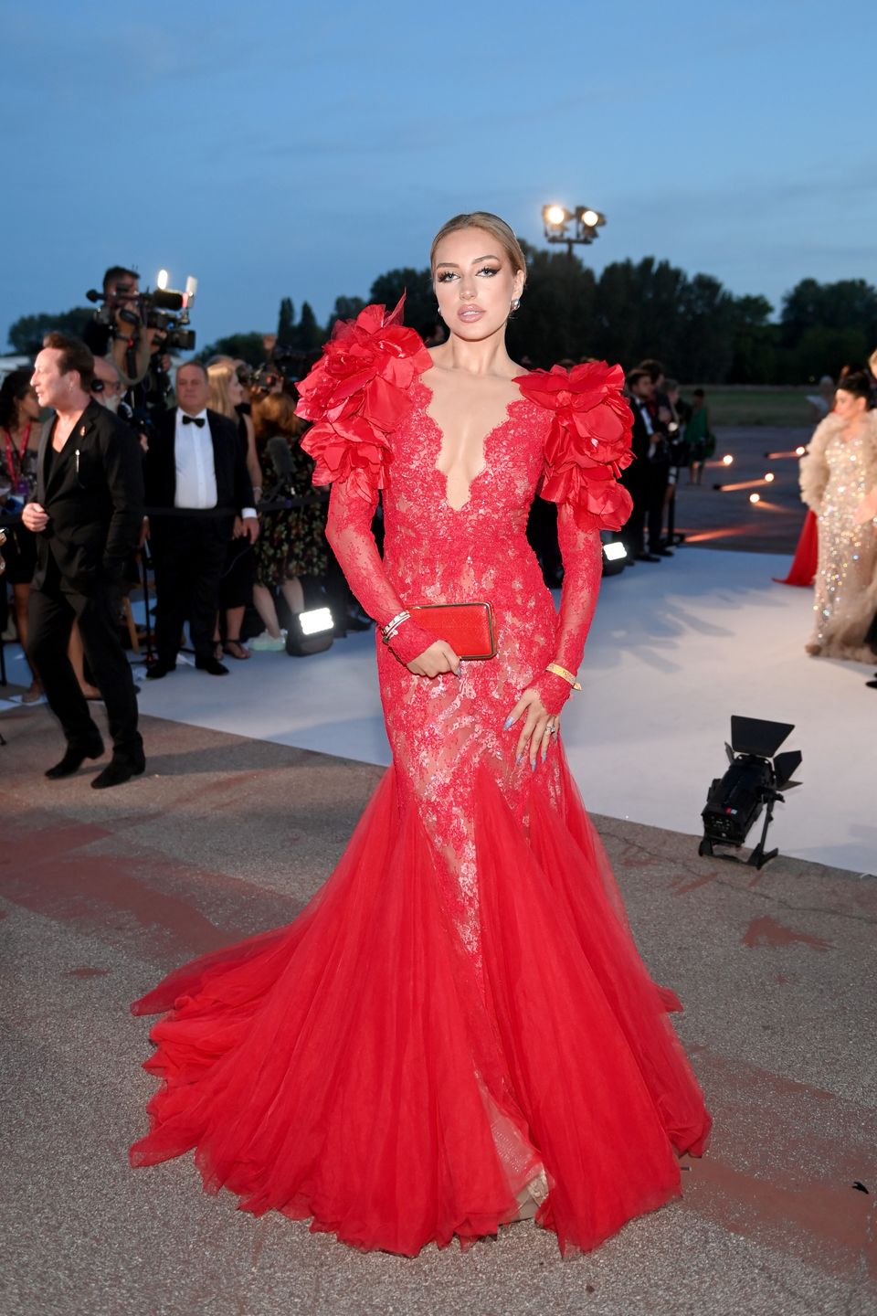 Caroline Derpienski błyszczy w Cannes