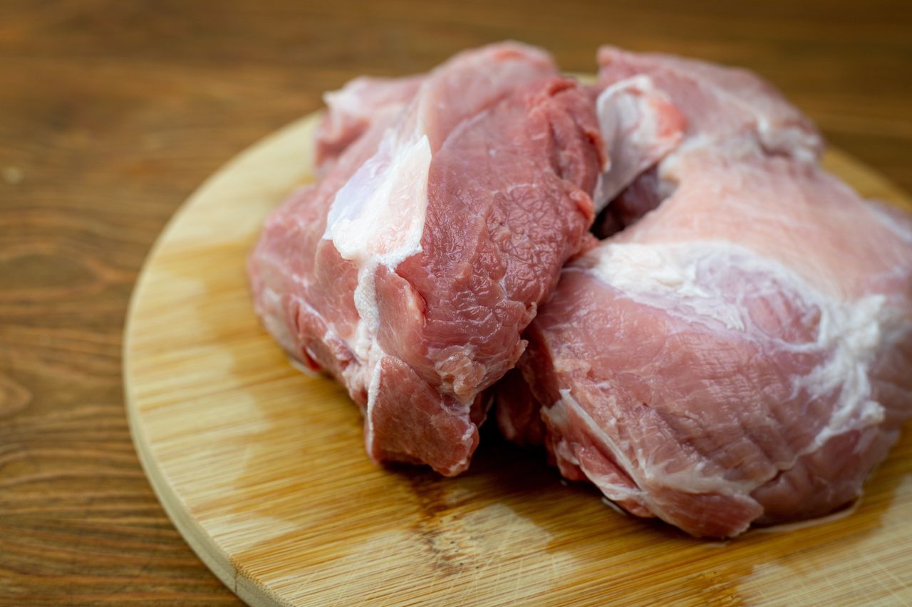 Defrost your dinner safely: Effective meat thawing tips