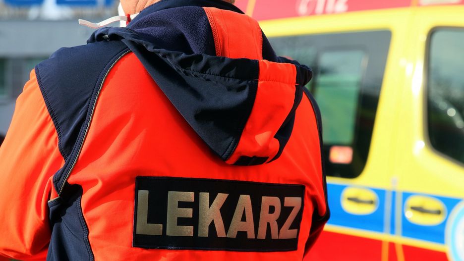 Druga fala Covid-19: sytuacja w szpitalach
19.11.2020 LUBLIN   MARSZALEK WOJEWODZTWA LUBELSKIEGO JAROSLAW STAWIARSKI RAZEM Z WOJEWODA LUBELSKIM LECHEM SPRAWKA PRZEKAZALI NOWE KARETKI DLA POGOTOWIA.       KARETKA POGOTOWIE AMBULANS RATOWNIK MEDYCZNY LEKARZ POMOC MEDYK WYPADEK       FOT. LUKASZ KACZANOWSKI/POLSKA PRESS
FOT. LUKASZ KACZANOWSKI/POLSKA PRESS