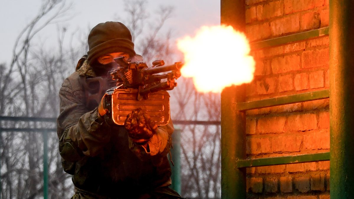 Rosyjski żołnierz podczas ćwiczeń