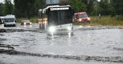 Potężna nawałnica nad Szczecinem. Zalane ulice, auta utknęły w wodzie