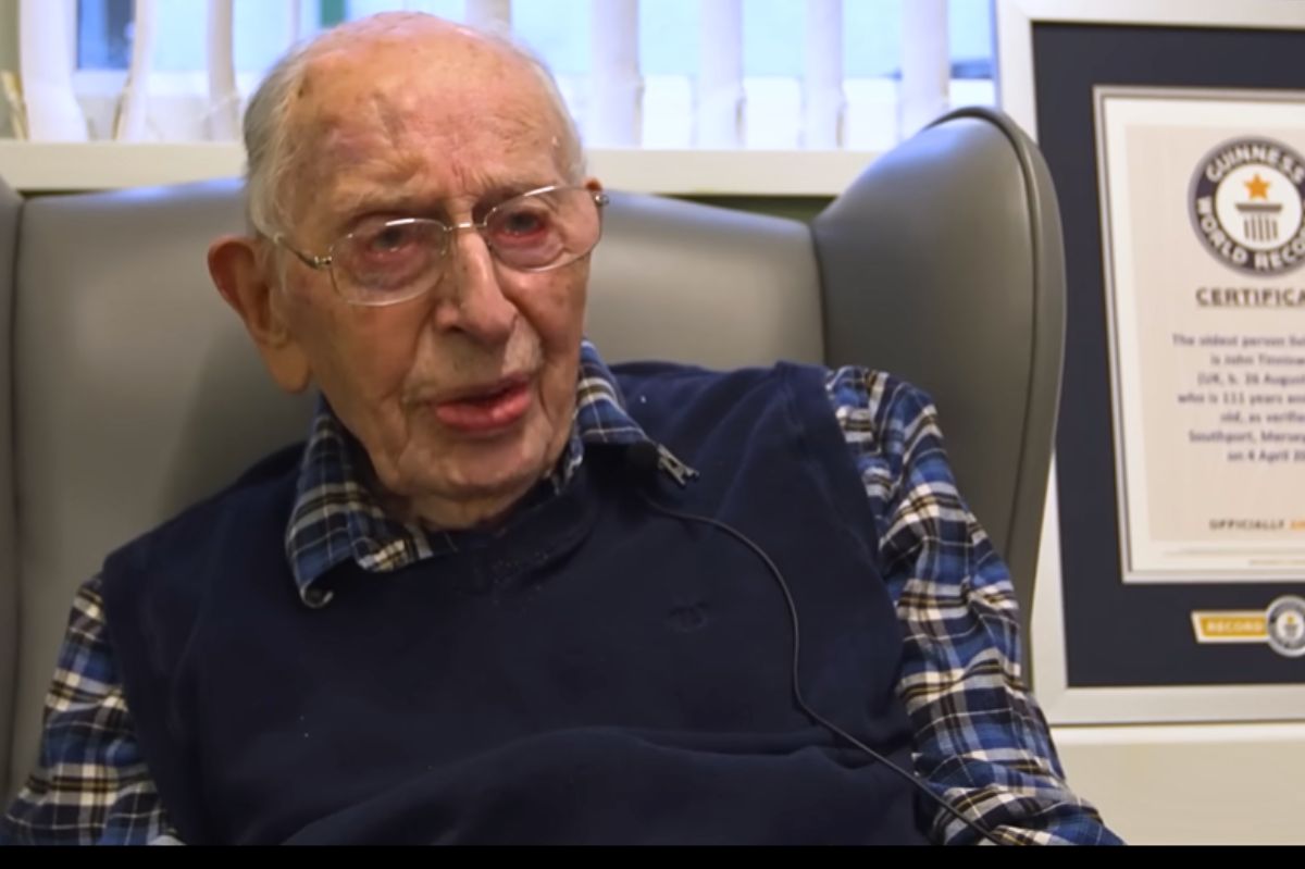 To najstarszy mężczyzna na świecie. Urodził się w roku zatonięcia Titanica