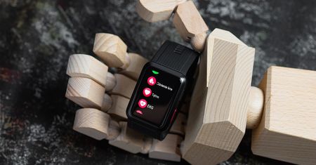 Huawei Watch D i porównanie  wyników do klasycznego ciśnieniomierza
