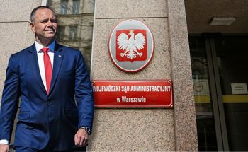 Sędziowie zaskarżyli decyzję Nawrockiego. Skargi odrzucone