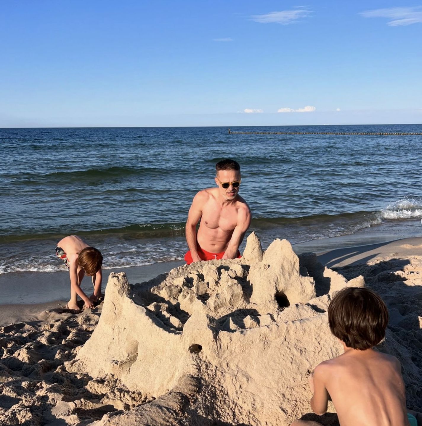 Maciej Zakościelny pokazał synów
