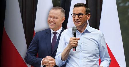 "Mandat od narodu". Morawiecki wbija szpilę partyjnym centralom