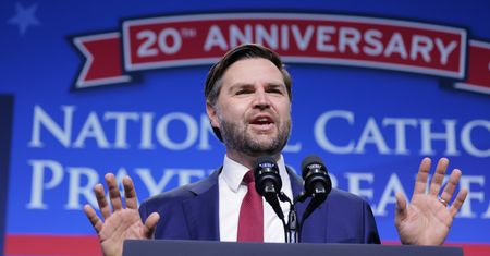 Słowa JD Vance'a o Wielkiej Brytanii wywołują burzę. Teraz się tłumaczy