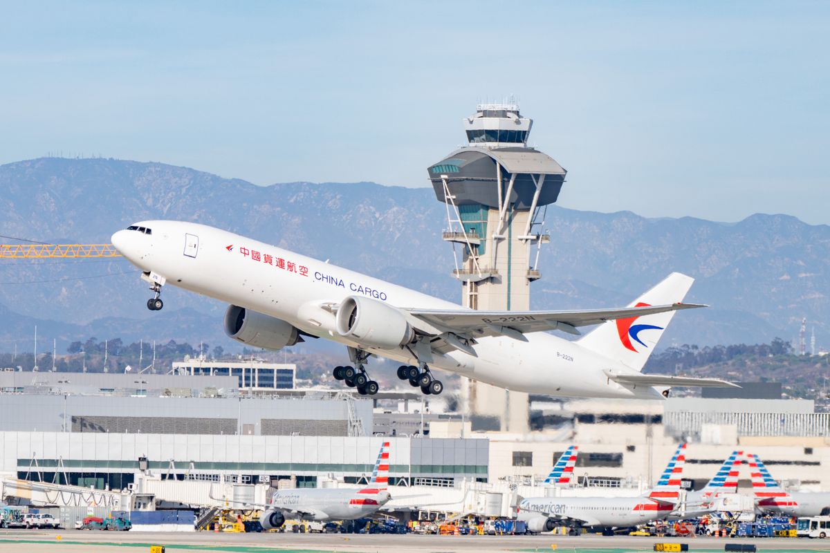 Chiny wstrzymują zakupy samolotów Boeing w odpowiedzi na amerykańskie cła