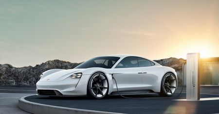 Pierwszy samochód elektryczny od Porsche. Taycan zagrozi Tesli
