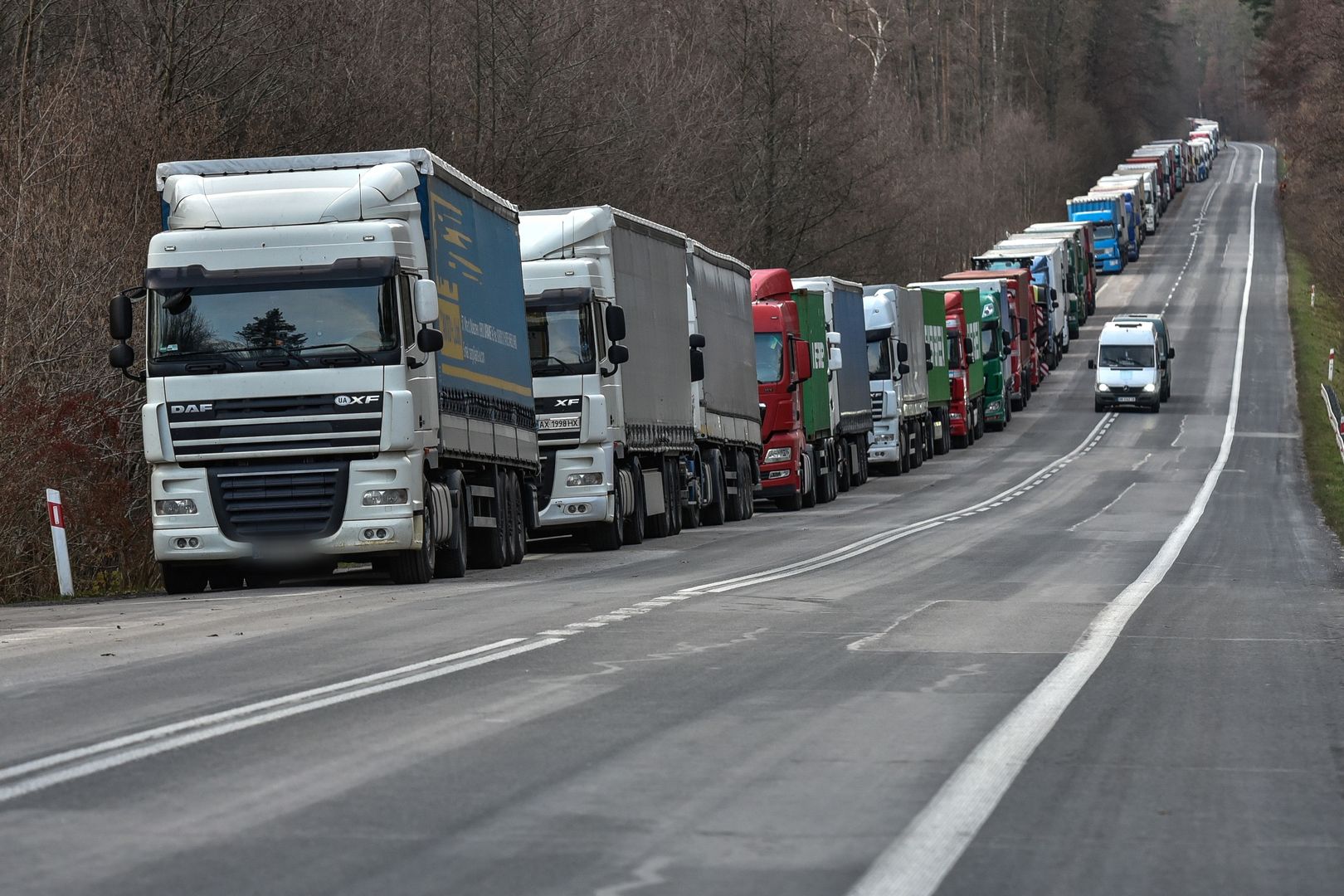 tiry
Wojtek Jargi�o
granica, prostest, strajk, tir, tiry, ci�arowe, pojazdy ci�arowe, polscy, Polska, Polski, polsko-ukrai�ska, protest, samochody, transport drogowy, Ukraina, wschodnia