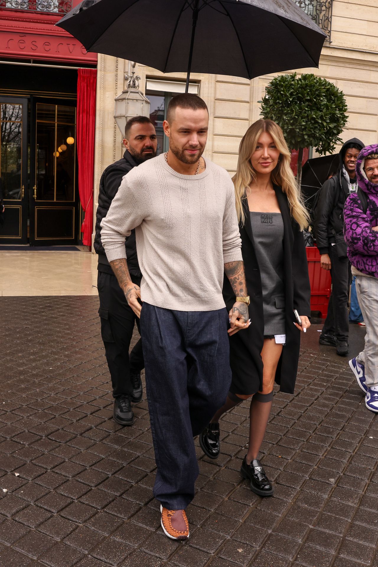 PARIS, FRANCE - MARCH 02: Liam Payne and Kate Cassidy are  seen leaving their hotel  on March 02, 2024 in Paris, France. (Photo by Pierre Suu/GC Images)