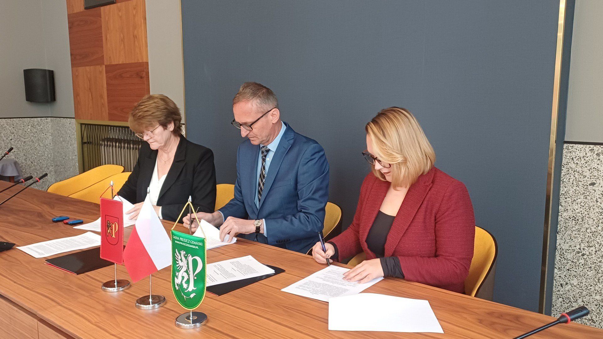 Dzięki podpisaniu umowy można już działać dalej. W tym tygodniu ma zostać ogłoszony przetarg na projekt szkoły